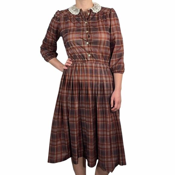 Non-Stop Vintage Plaid Midi Dress - Picture 2 of 11